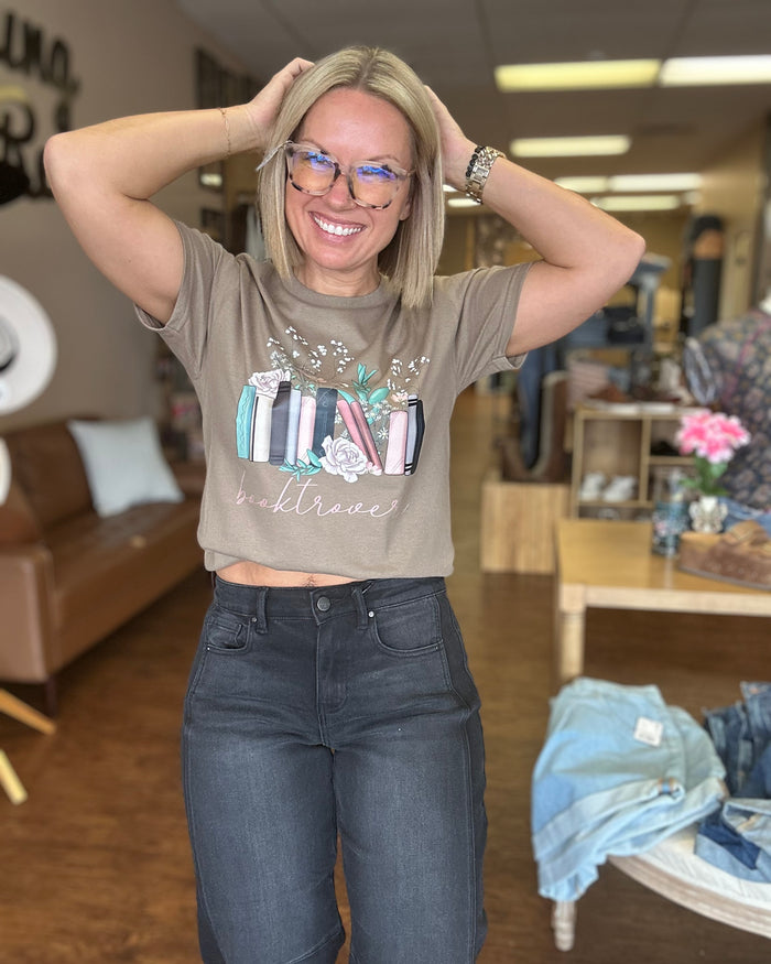 Booktrovert Graphic Tee