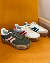 Gaze Sneakers