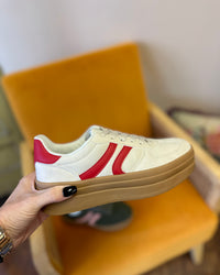 Gaze Sneakers