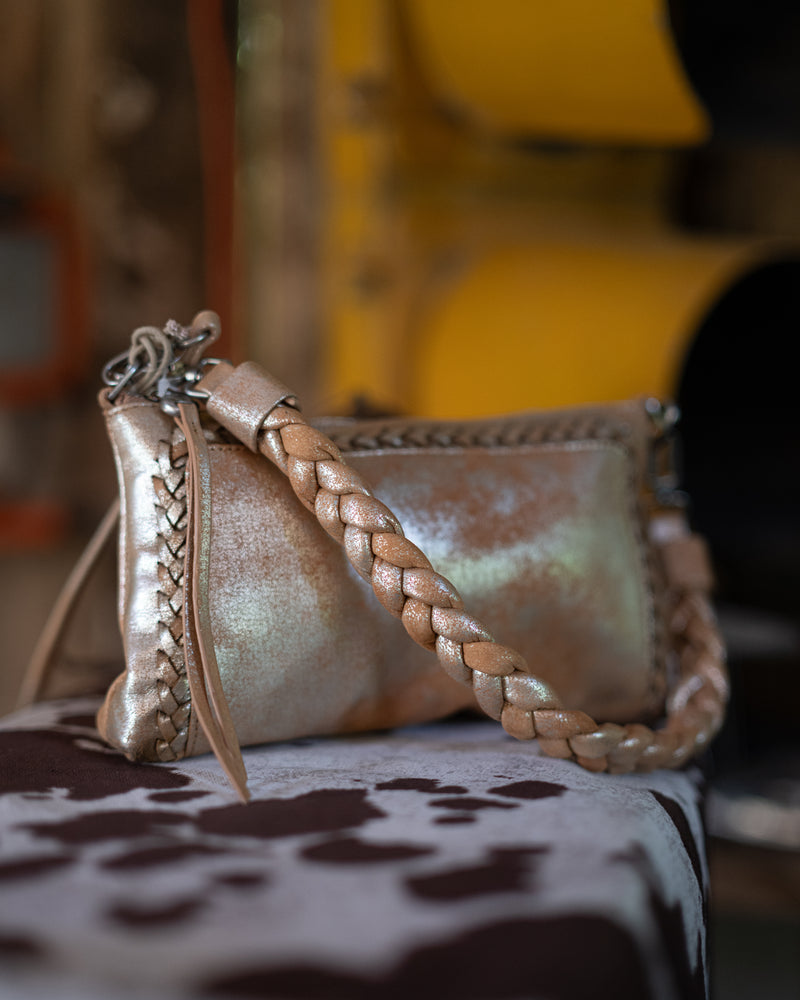 Hobo Darcy Crossbody in woven leather