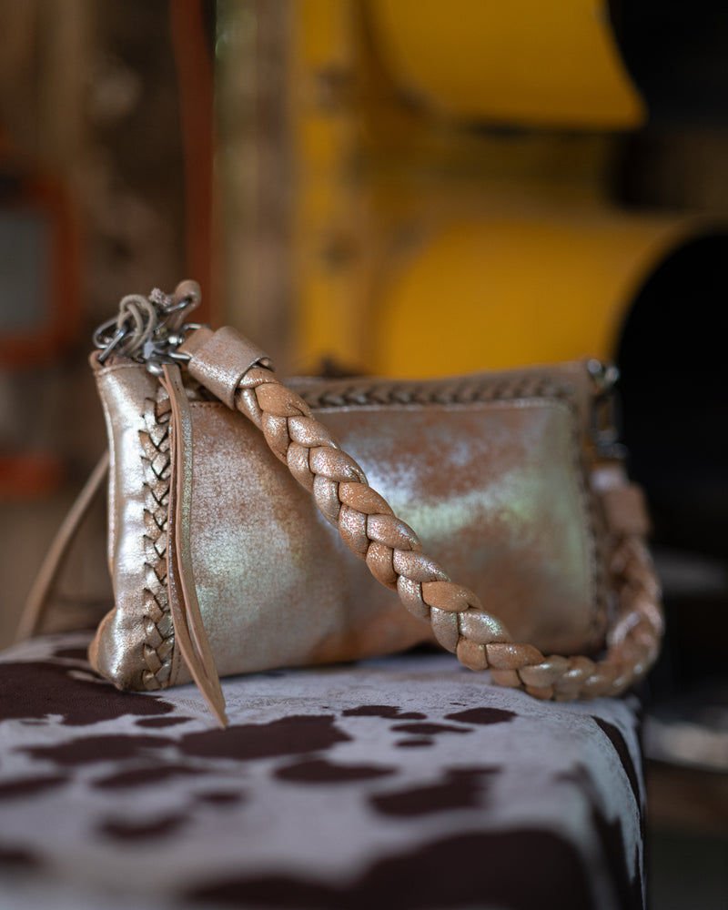 Hobo Darcy Crossbody in woven leather