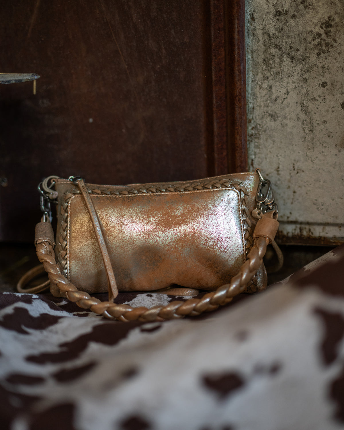 Hobo Darcy Crossbody in woven leather