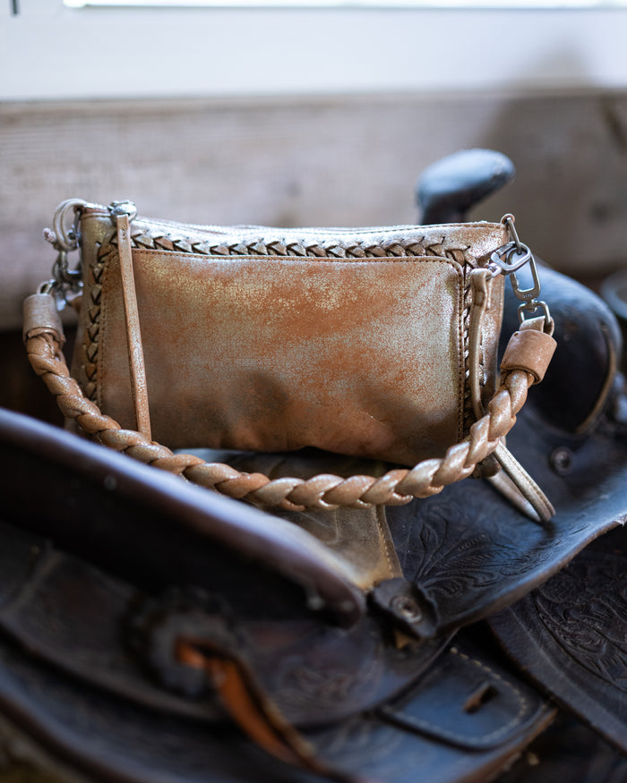 Hobo Darcy Crossbody in woven leather