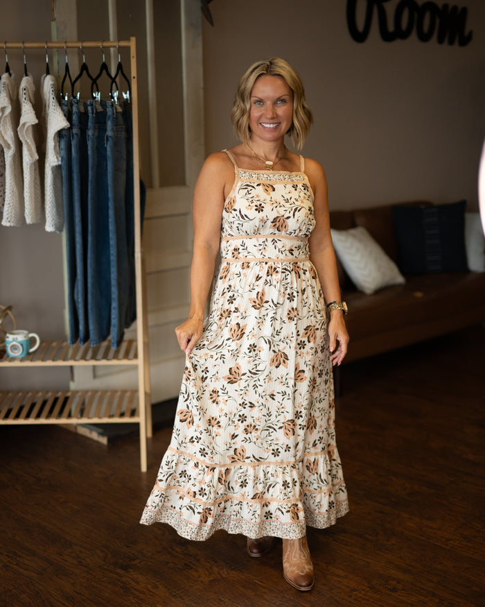 Sadie & Sage Voila Tiered Lace Maxi Dress