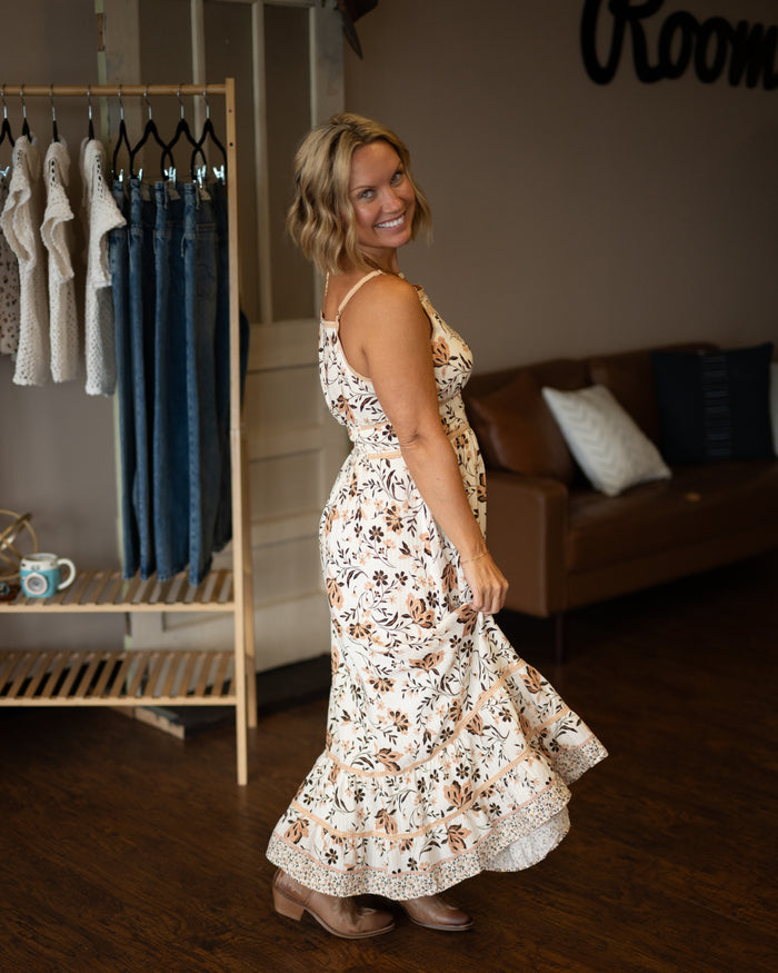 Sadie & Sage Voila Tiered Lace Maxi Dress